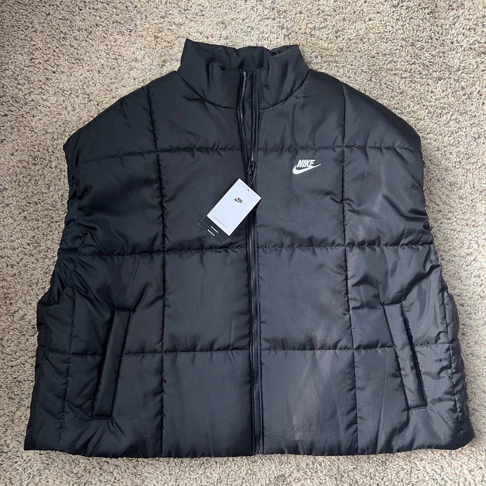 NWT - Nike Sportswear Women's Classic Puffer Therma-FIT Loose Vest (XXL)
